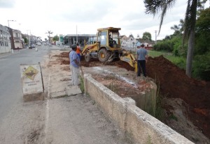 Rio Monjolo terá passarela para pedestres na rua 15 de Novembro