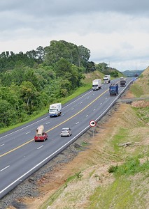 Terceira faixa BR 277 Caminhos PR