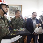 SecretÃ¡rio de ComunicaÃ§Ã£o e cultura JoÃ£o Debiasi recebendo na Casa do ExpedicionÃ¡rio a CondecoraÃ§Ã£o medalha tenente Max Wolf Filho.