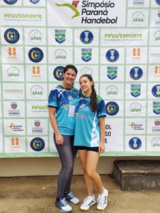 Técnica e atleta de handebol feminino de Palmeira participam - Divulgação